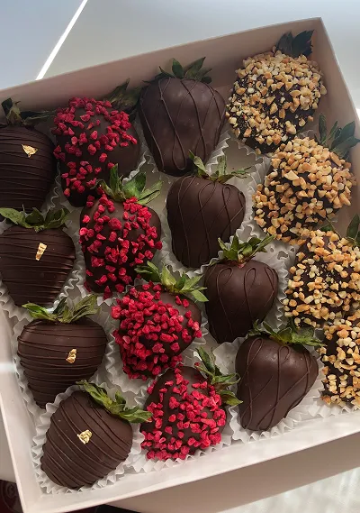 Клубника в шоколаде 16 ягод